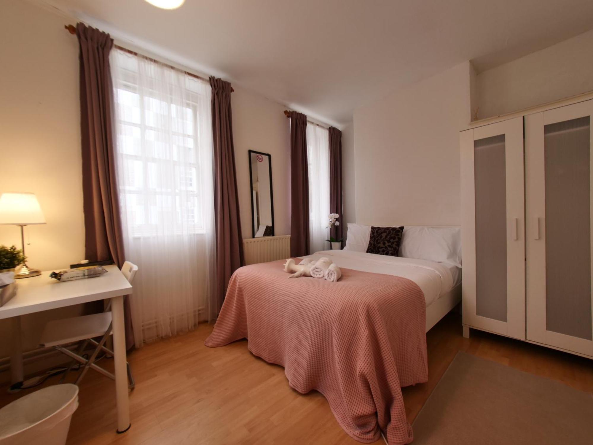 Stunning -3 Double Bedroom Entire Flat In Heart Of