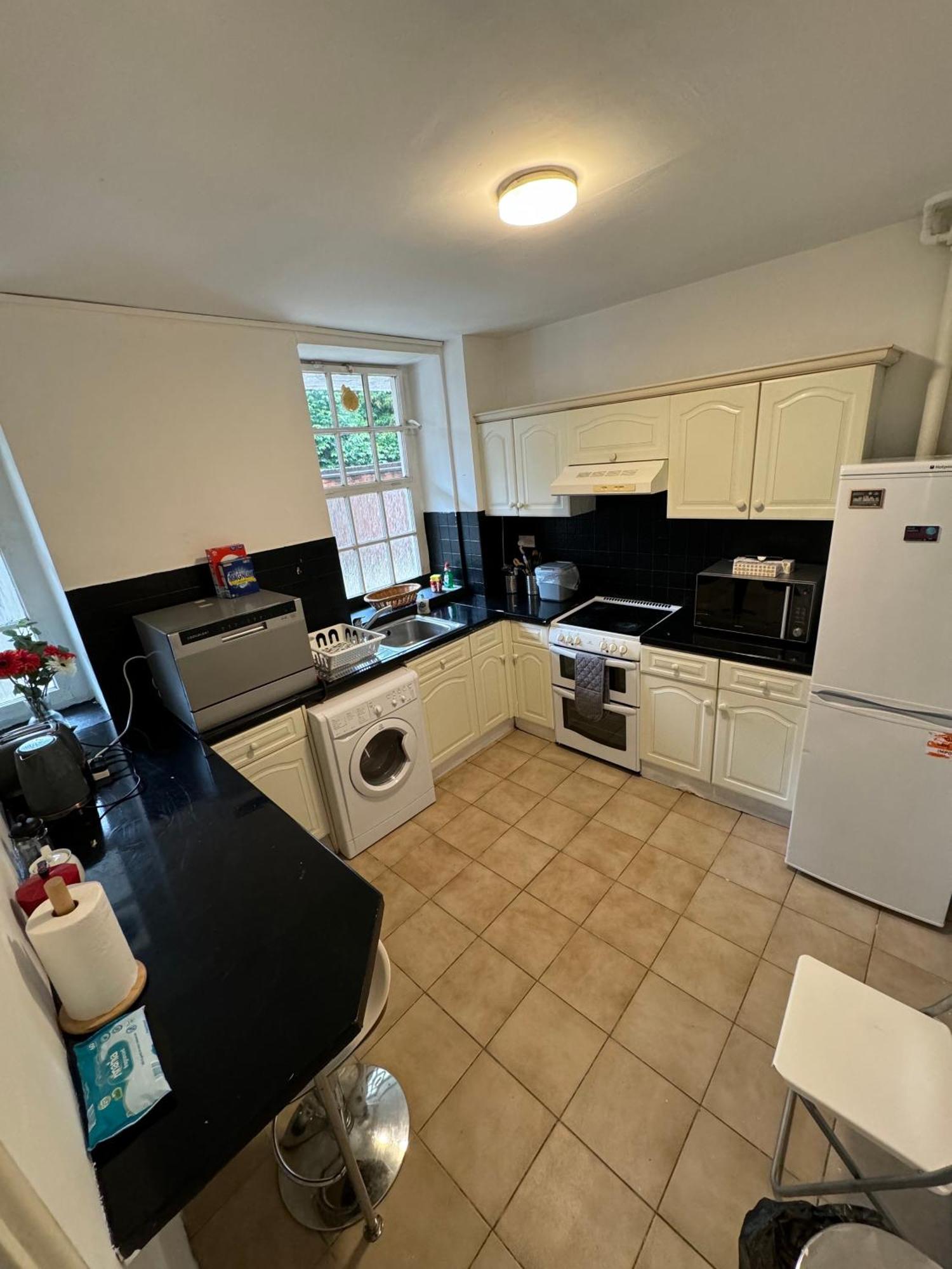 Appartement Stunning -3 Double Bedroom Entire Flat In Heart Of Londres