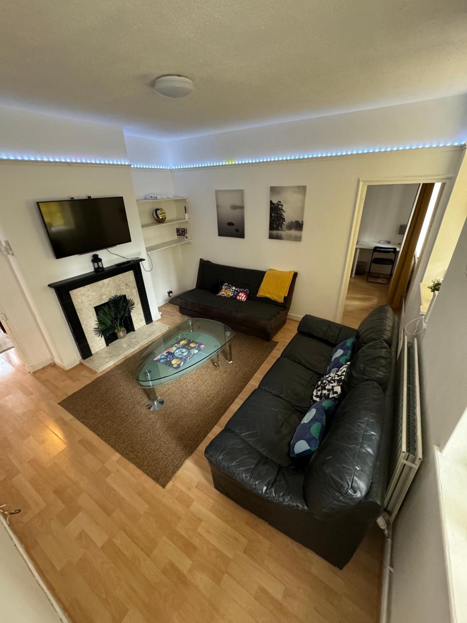 Stunning -3 Double Bedroom Entire Flat In Heart Of * Londres
