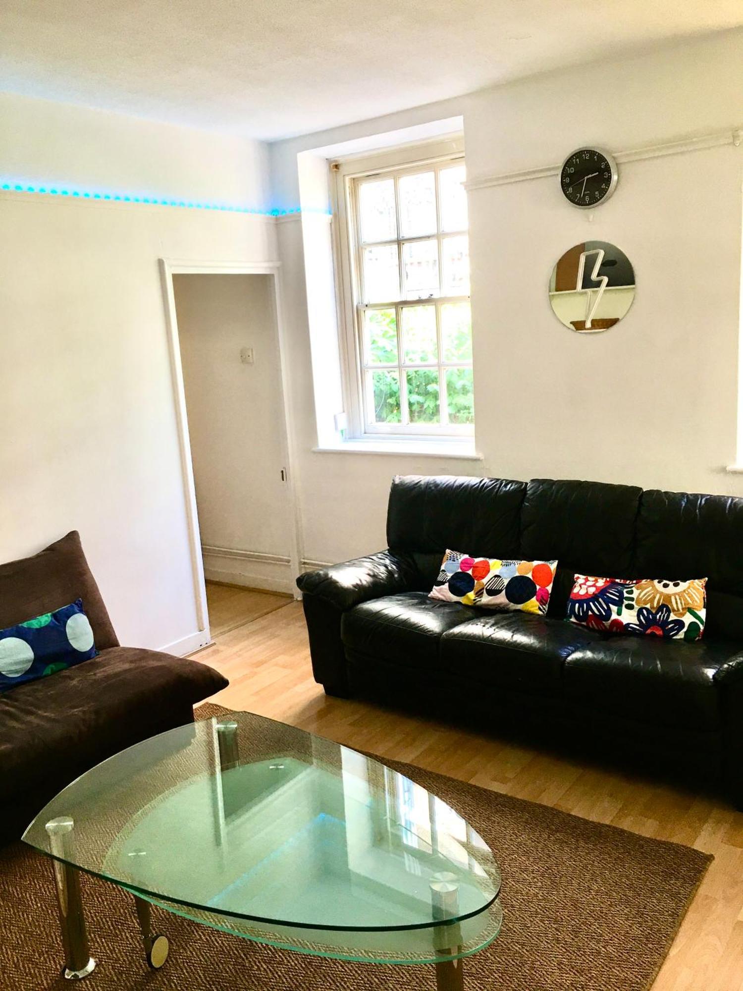 Appartement Stunning -3 Double Bedroom Entire Flat In Heart Of *